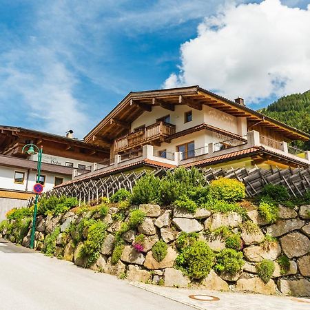 Haus Sabrina - Ferienwohnungen Saalbach-Hinterglemm Exterior foto