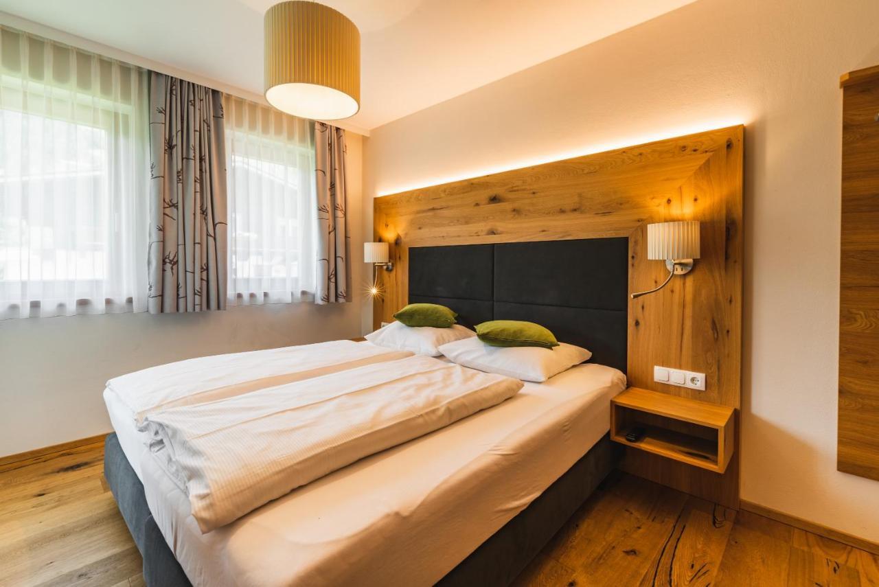 Haus Sabrina - Ferienwohnungen Saalbach-Hinterglemm Exterior foto